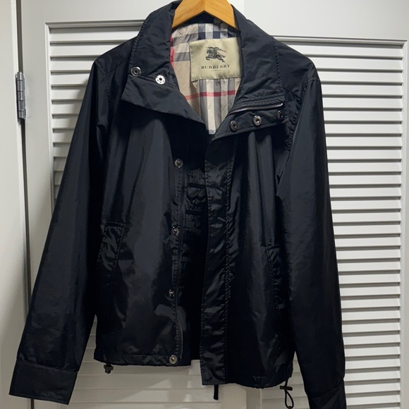 Burberry Men's Classic Black Lightweight Jacket - Picture 1 of 9